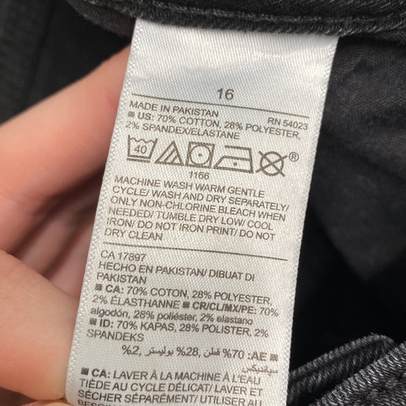 𝅺Old Navy Women’s Pop Icon Skinny Mid Rise Black Jeans Size 16 - Picture 11 of 11